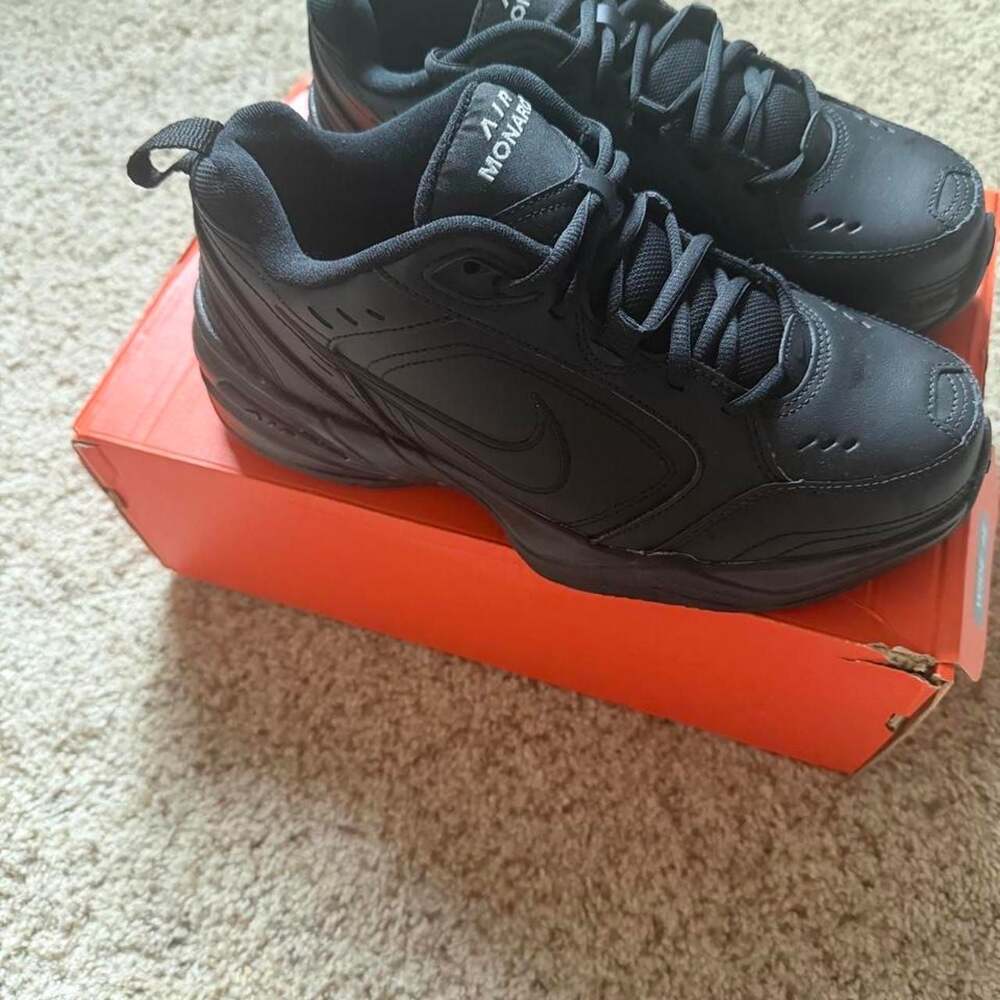 Nike Air Monarch IV 4E Wide Triple Black Sneakers 7.5